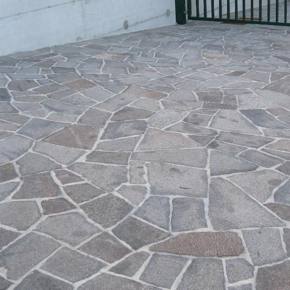 Přírodní štípaný kámen dlažba porfyr Grigio Rosa