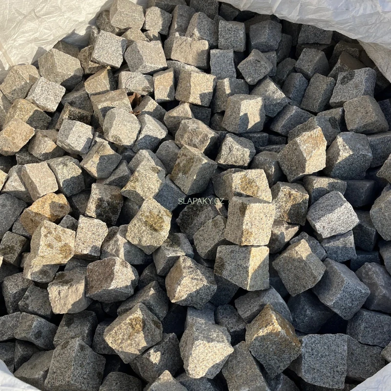 Žulové dlažební kostky mozaika 6 x 6 - šedožluté jemnozrnné