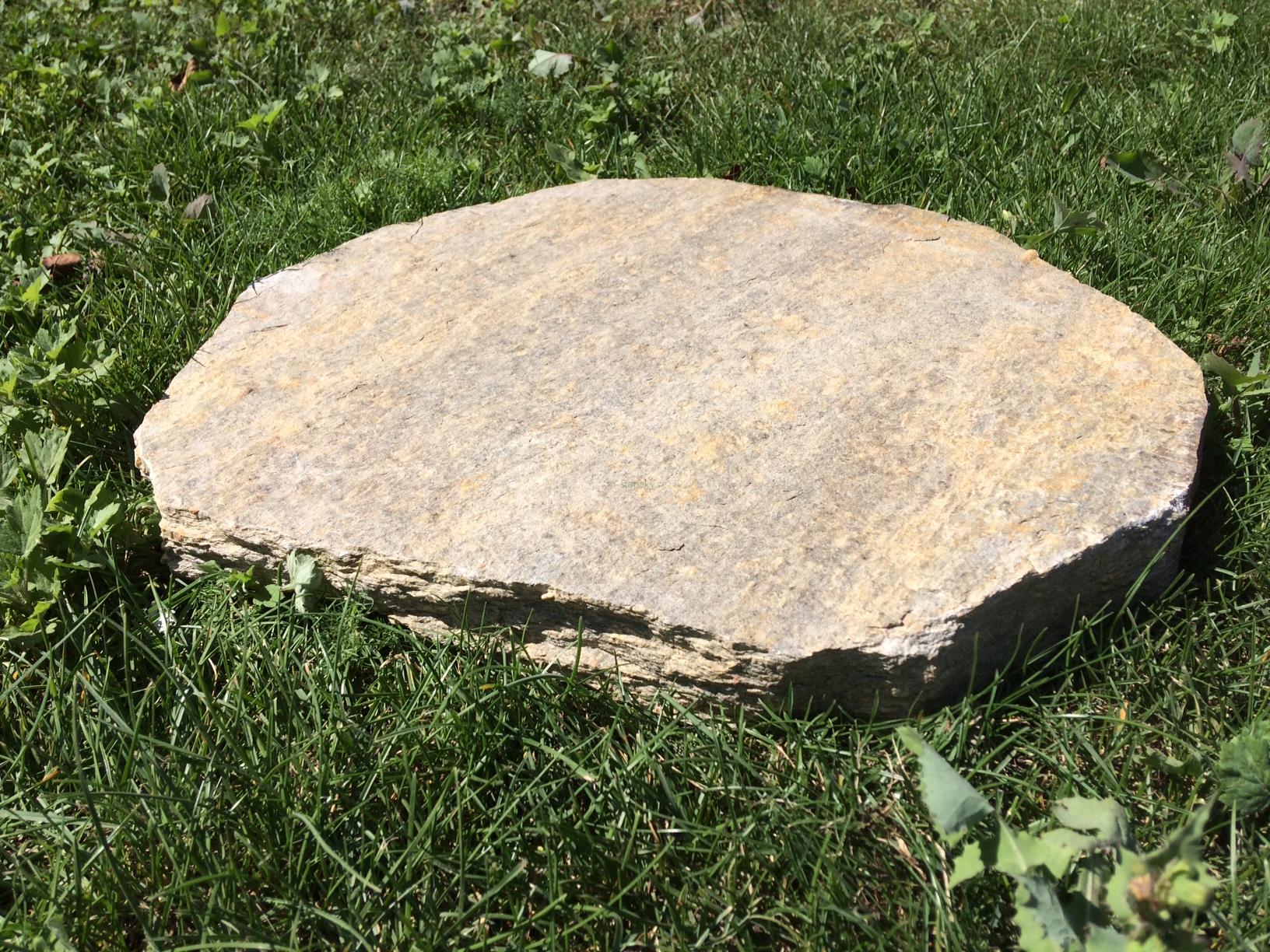 Přírodní kámen Rula Gold Brown - opracované/oblé šlapáky