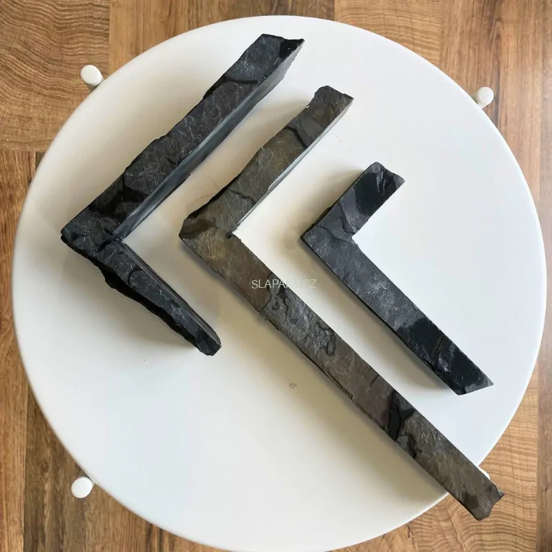 Přírodní štípaná břidlice Nera Grigio - ROHOVÉ KUSY 1 x řezaný tl. 30 mm