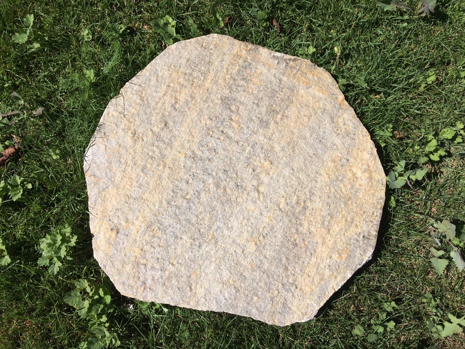 Přírodní kámen Rula Gold Brown - opracované/oblé šlapáky