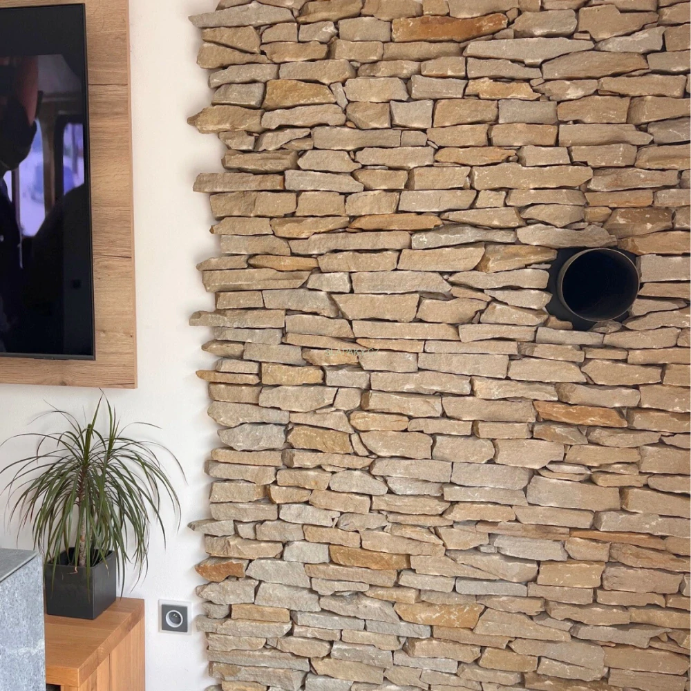 Přírodní štípaný pískovec NELA - obklad 1 x řezaný tl. 30 mm