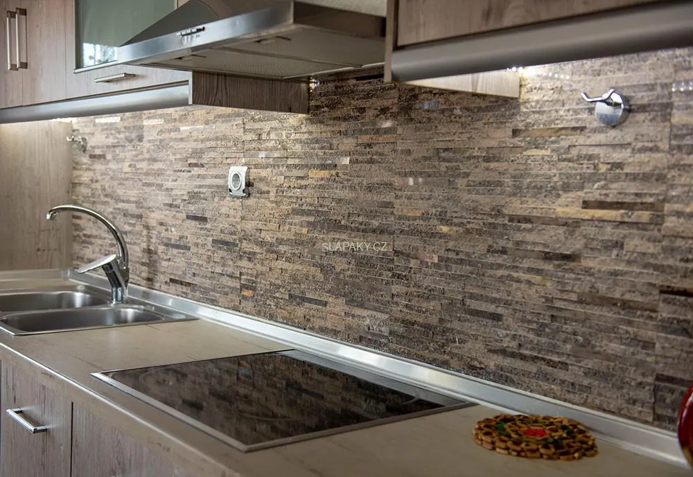Přírodní štípaný obklad MATRIX Brown - panel 60 x 15 cm