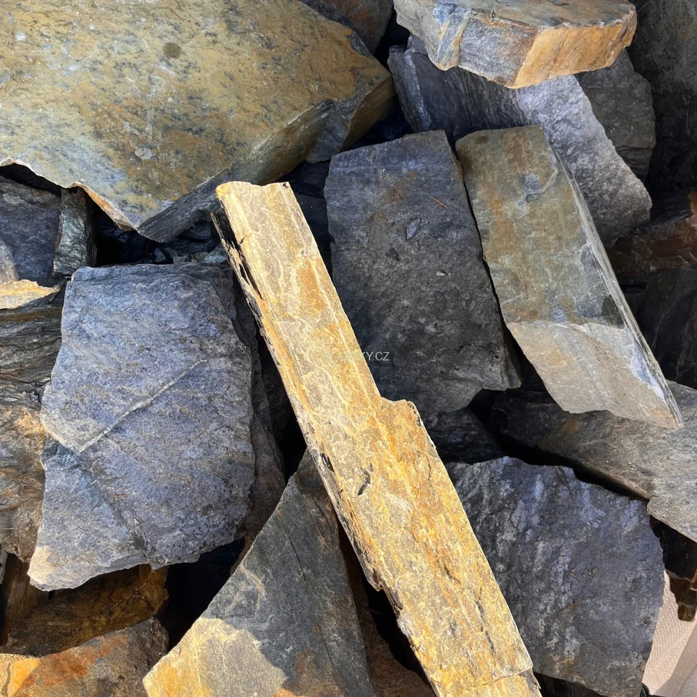 Kvarcit Dark – elegantní přírodní kámen pro zídky