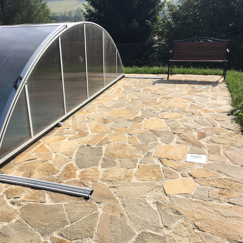 Přírodní štípaná dlažba pískovec NELA tl. 30-50 mm, rozměr 10-50 cm