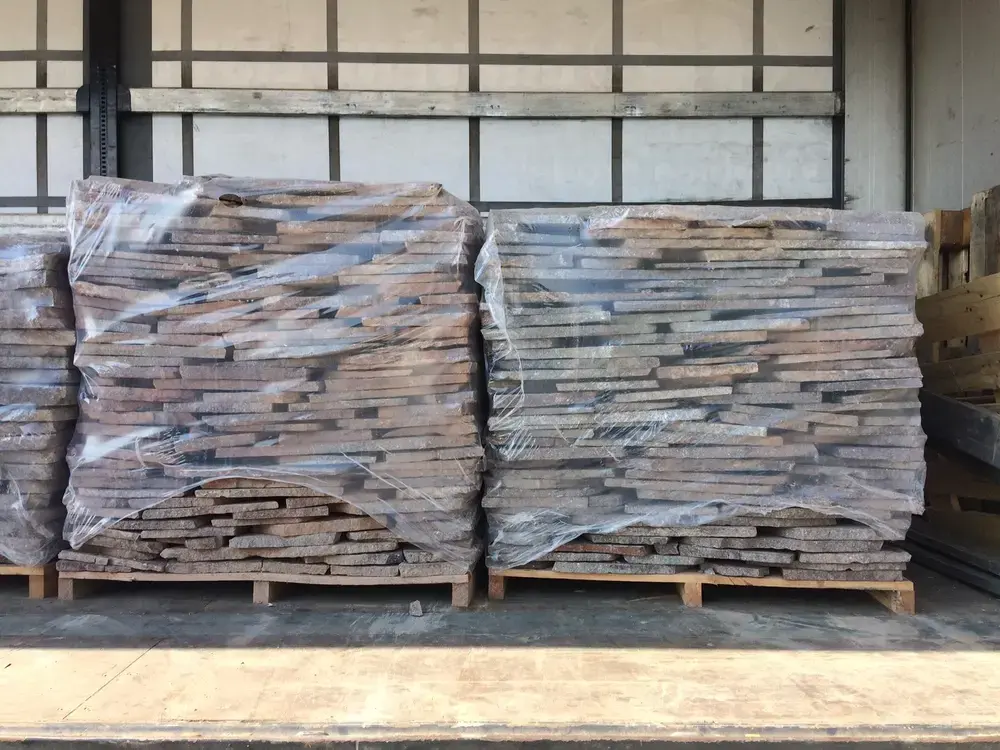 Přírodní štípaný porfyr Grigio Rosa , nepravidelné tvary tl. 10-30 mm