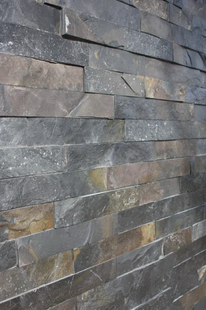 Přírodní štípaná břidlice Nera Grigio tl. 10-30 mm, obklad 4 x řezaný, výšky 5 cm