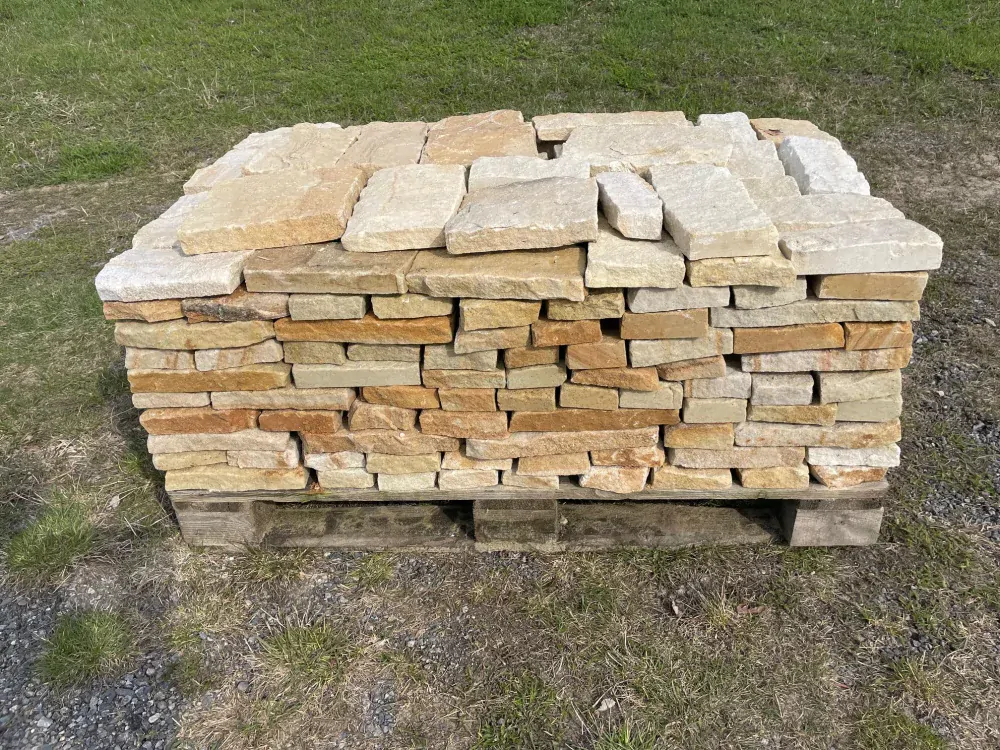 Přírodní štípaný pískovec DORA tl.30 mm, kyklopský řádkový obklad