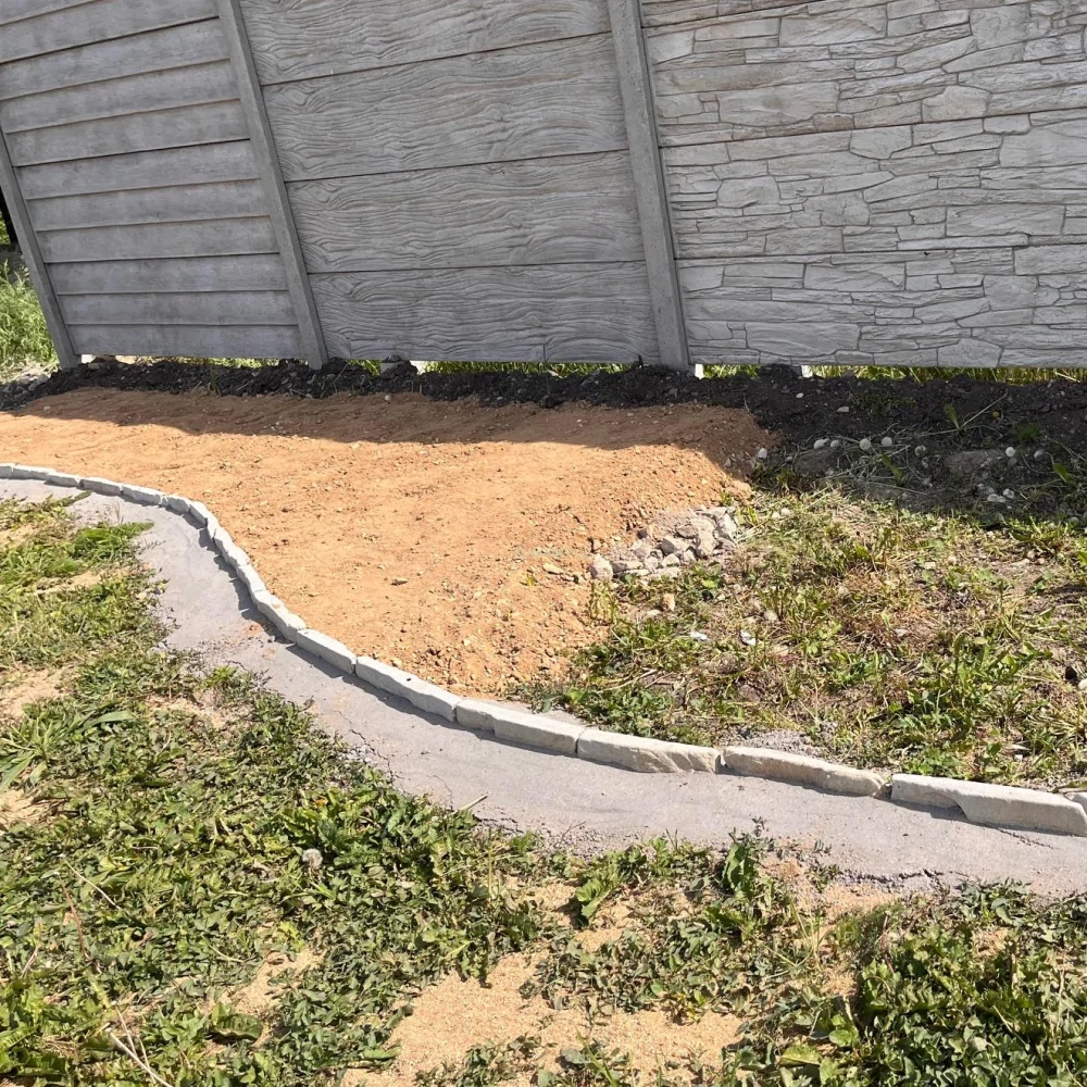 Zahradní obrubník pískovec Nela  tl.30-60 mm,výška 100 mm