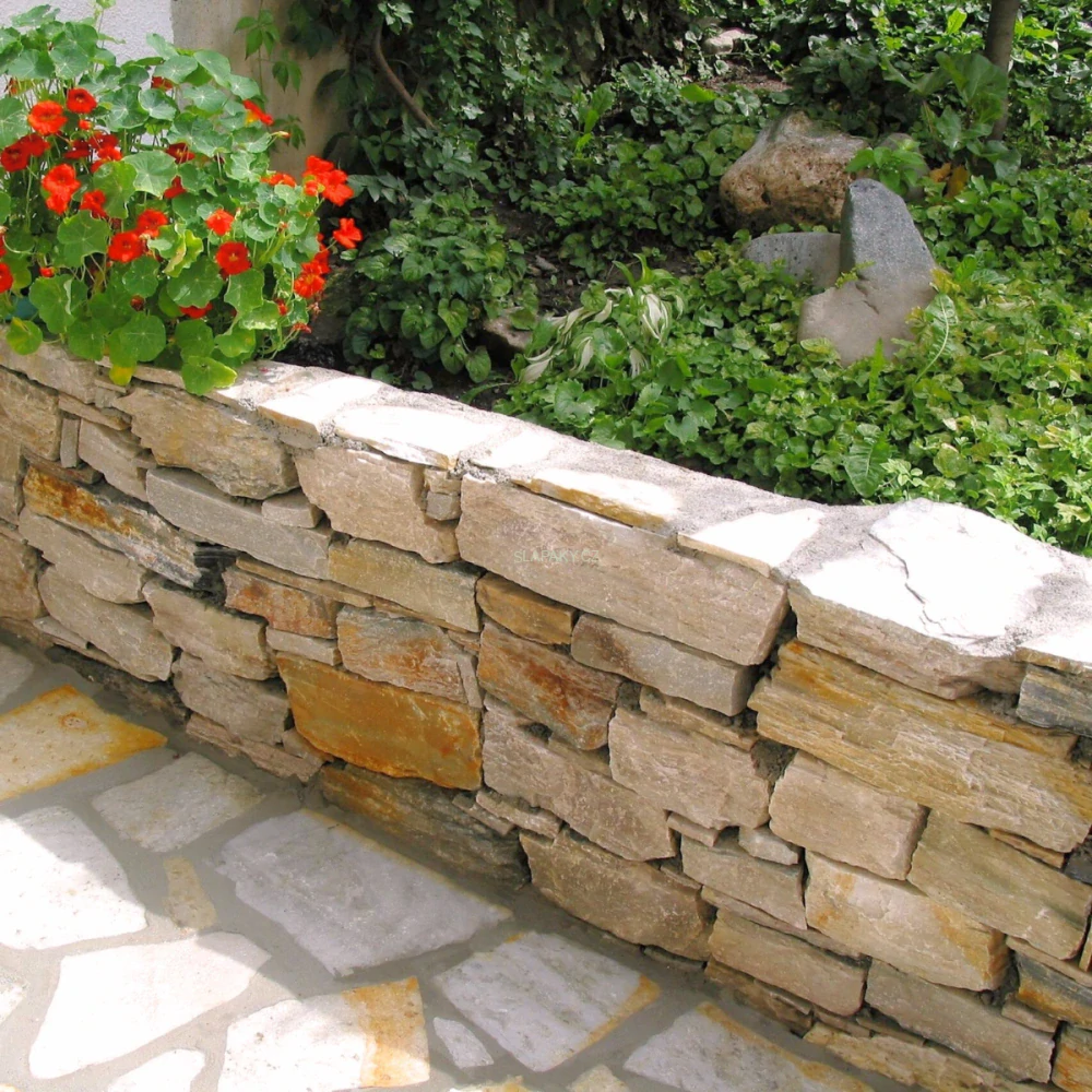 Kvarcit Argento – elegantní přírodní kámen pro zídky