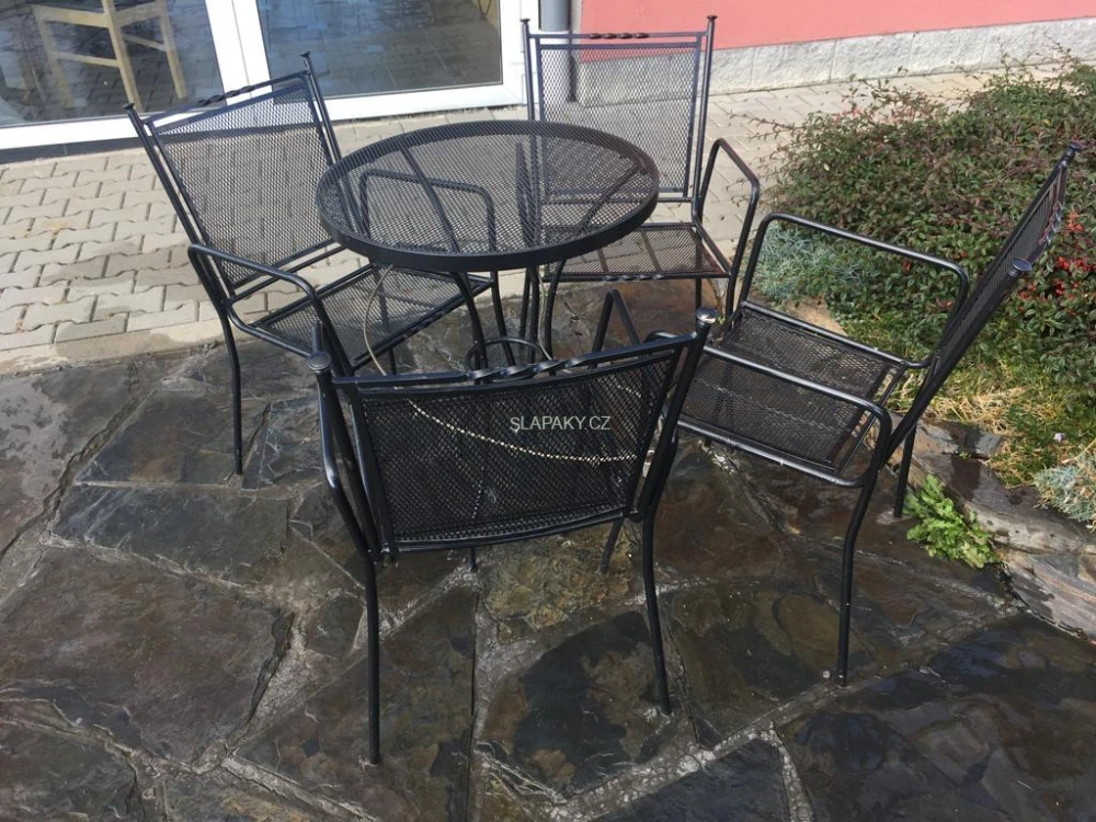 Přírodní štípaná břidlice dlažba Nera Grigio tl. 30-50 mm, rozměr 10-50 cm, nášlapné kameny