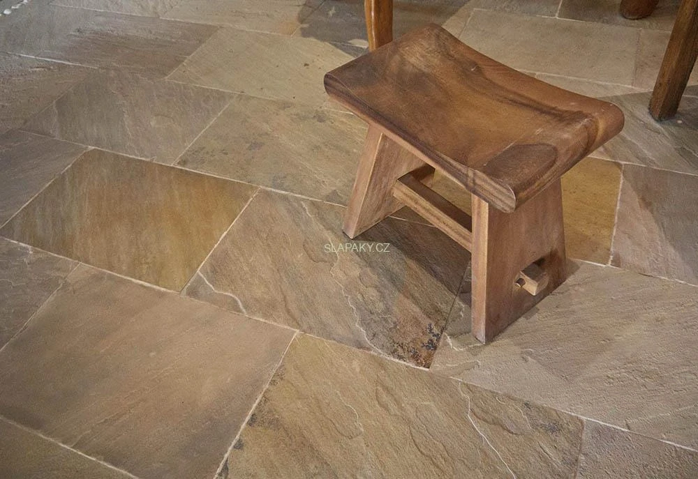 Přírodní štípaný pískovec - záklop šířka 40 cm