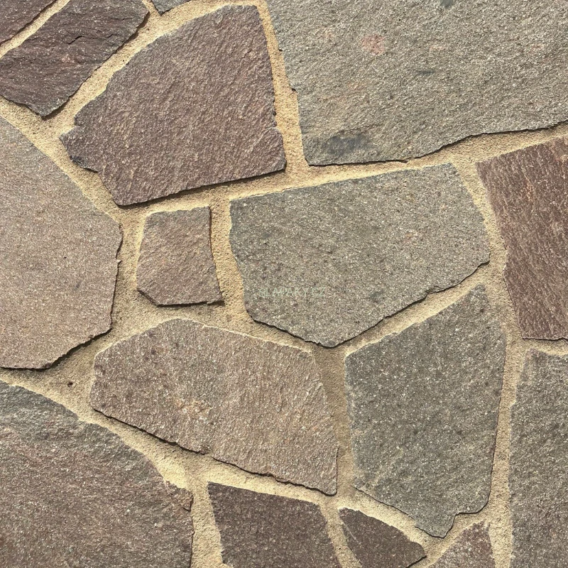 Přírodní štípaný kámen dlažba porfyr Grigio Rosa , nepravidelné tvary tl. 30-50 mm