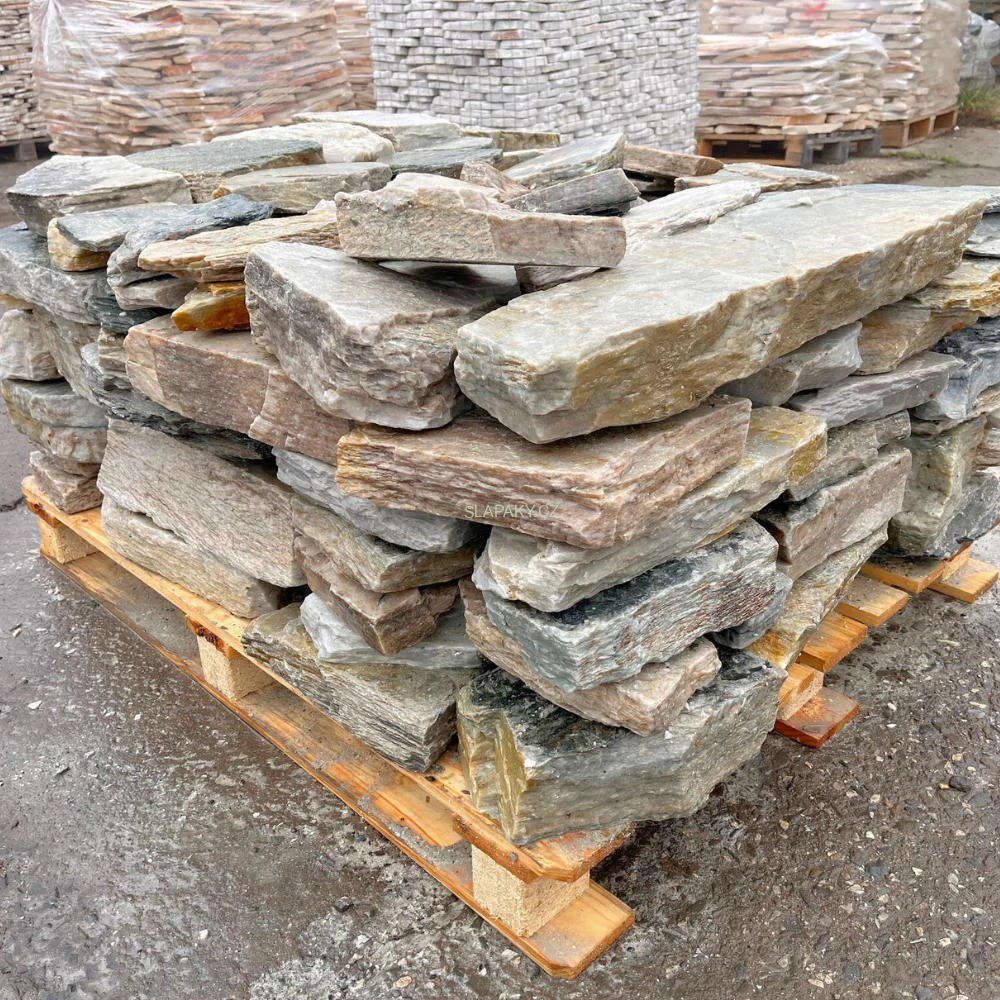 Kvarcit Argento – elegantní přírodní kámen pro zídky