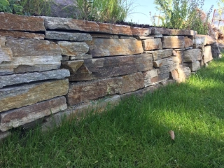 Přírodní štípaný kámen - Rula Gold Brown na zdění