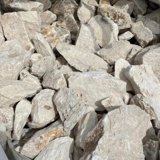 Travertin frakce 60-200 mm okrasná drť 