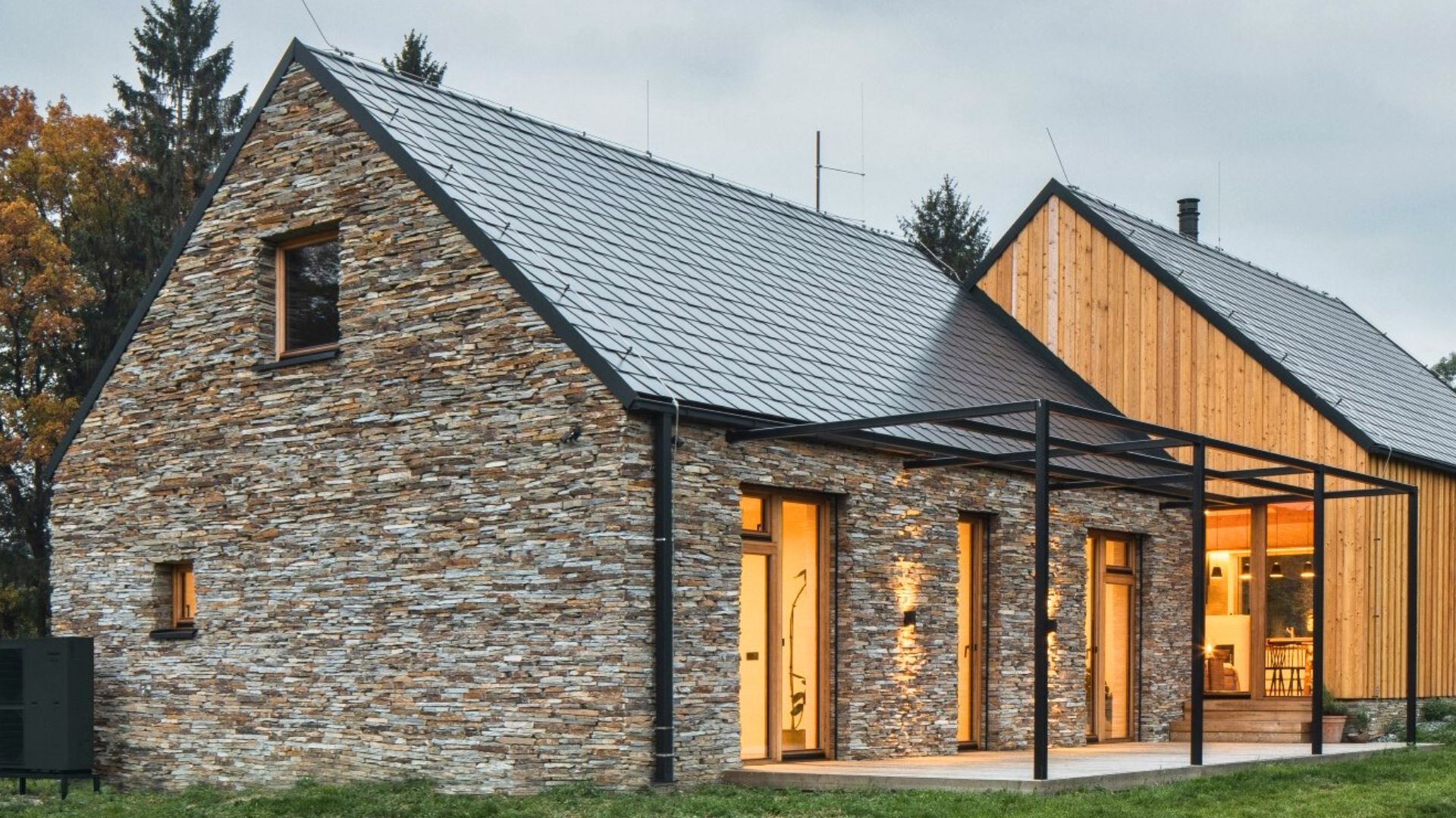 Rula Gold Brown – přírodní kámen pro dlažby, obklady a zídky